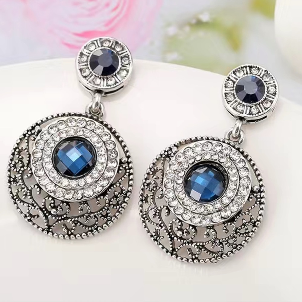 RETRO ROUND EARRINGS - Picture 1 of 13